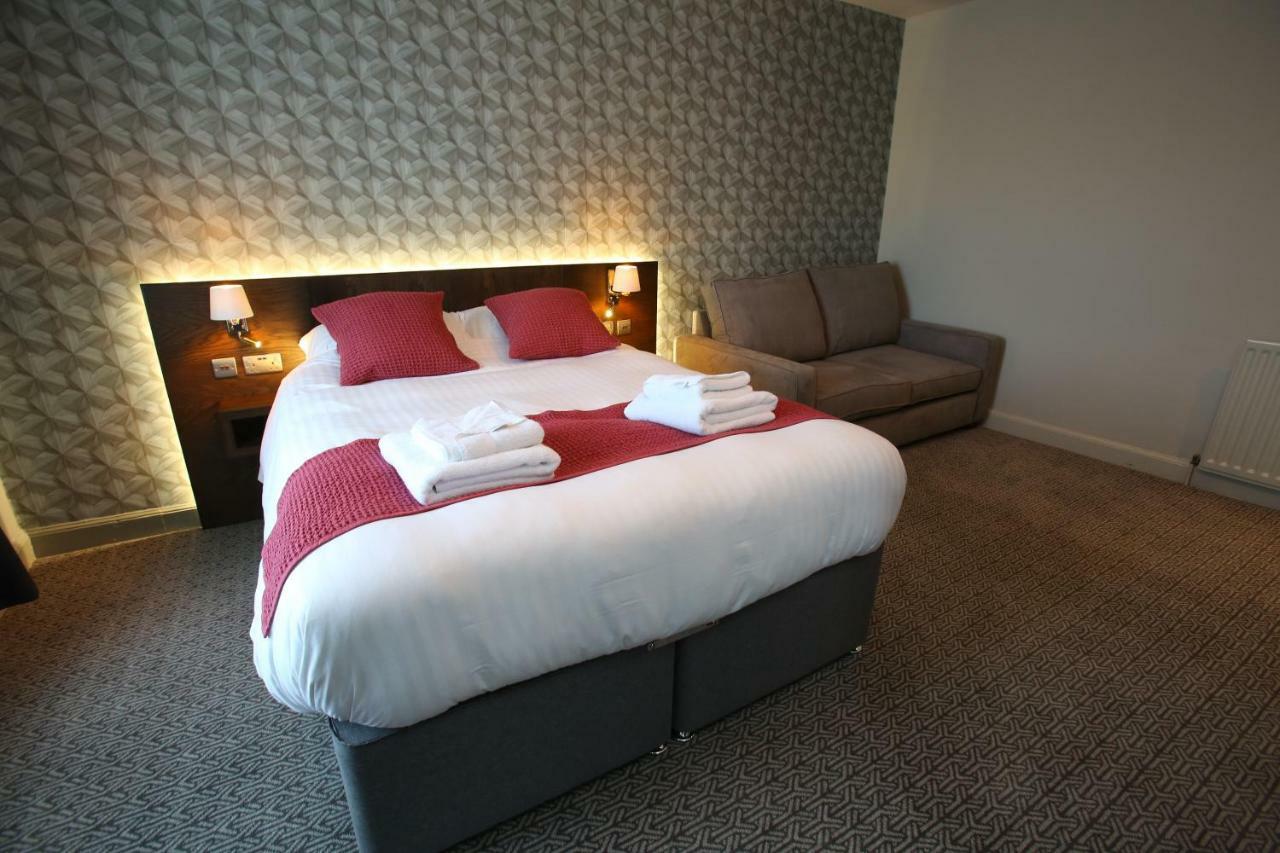רות'ברי The Queens Head Hotel חדר תמונה